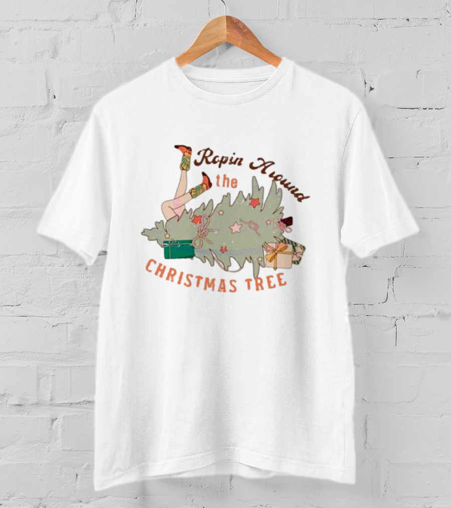 Ropin Around The Christmas Tree Vintage Western Holiday Fun T-Shirt