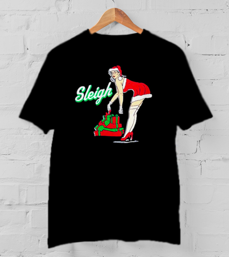 Vintage Santa Sleigh With Pin-Up Style Christmas Presents T-Shirt