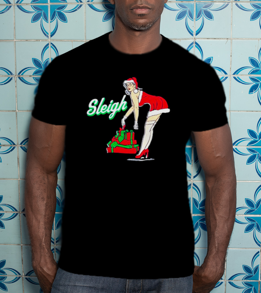 Vintage Santa Sleigh With Pin-Up Style Christmas Presents T-Shirt