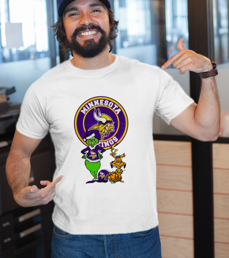 Grinch And Max Minnesota Vikings Christmas Fan Collaboration T-Shirt