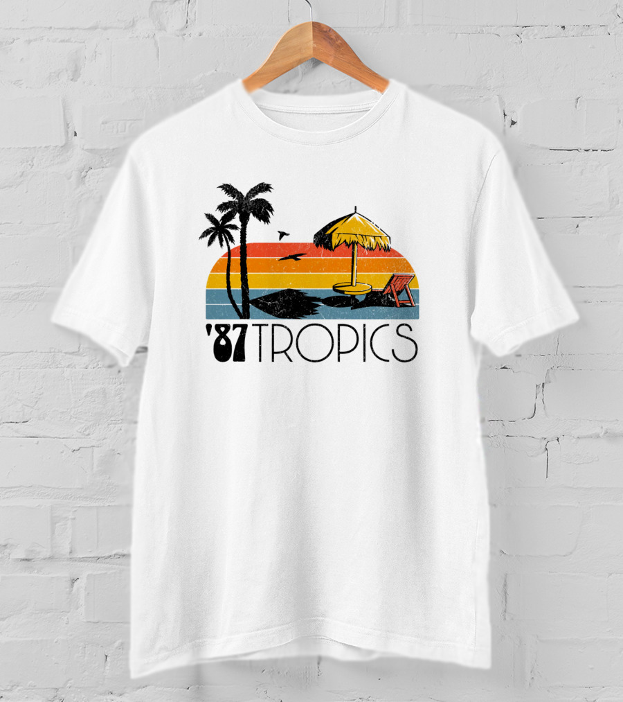 '87 Tropics Palm Beach Sunset Umbrella Lounge Chair T-Shirt