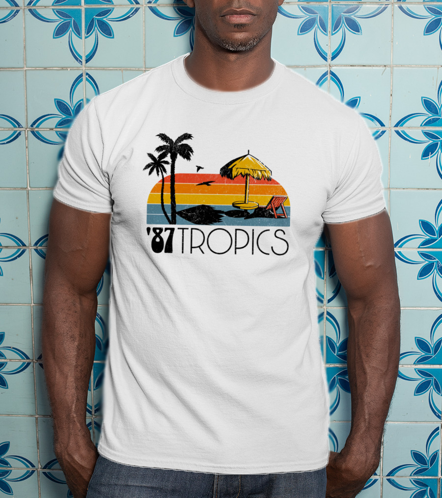 '87 Tropics Palm Beach Sunset Umbrella Lounge Chair T-Shirt