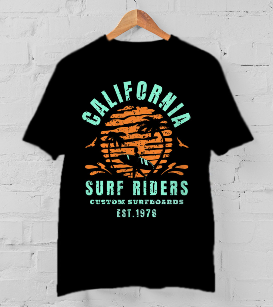 California Surf Riders Custom Surfboards Est. 1976 Vintage Beach Scene T-Shirt