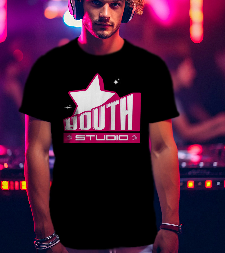 Youth Studio Magenta Y2k Streetwear T-Shirt