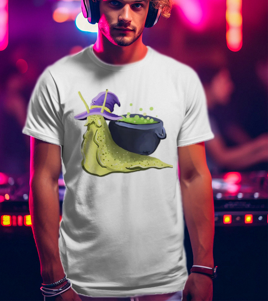 Cauldron Snail Classic Witch Hat Potion Magic T-Shirt