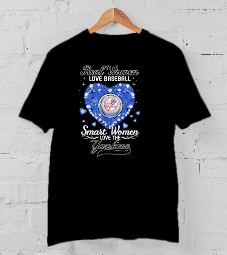 Real Women Love Baseball Smart Women Love The New York Yankees Vintage Diamonds T-Shirt
