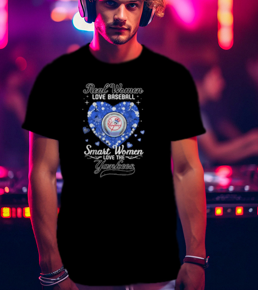 Real Women Love Baseball Smart Women Love The New York Yankees Vintage Diamonds T-Shirt