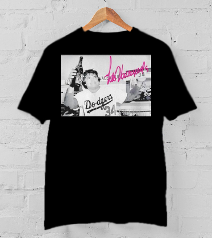 Dodgers Fernando Valenzuela Vintage Photo With Signature Baseball T-Shirt