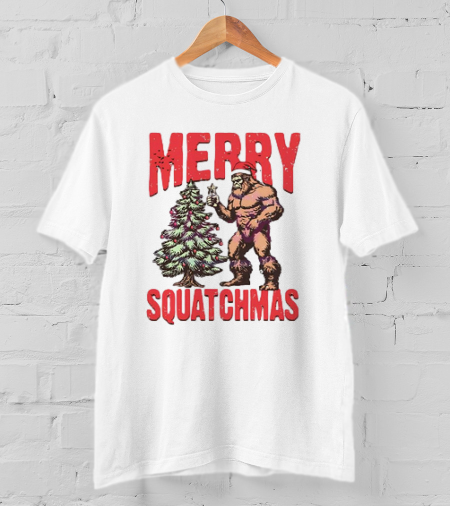 Merry Squatchmas Bigfoot Santa Hat Christmas Tree T-Shirt