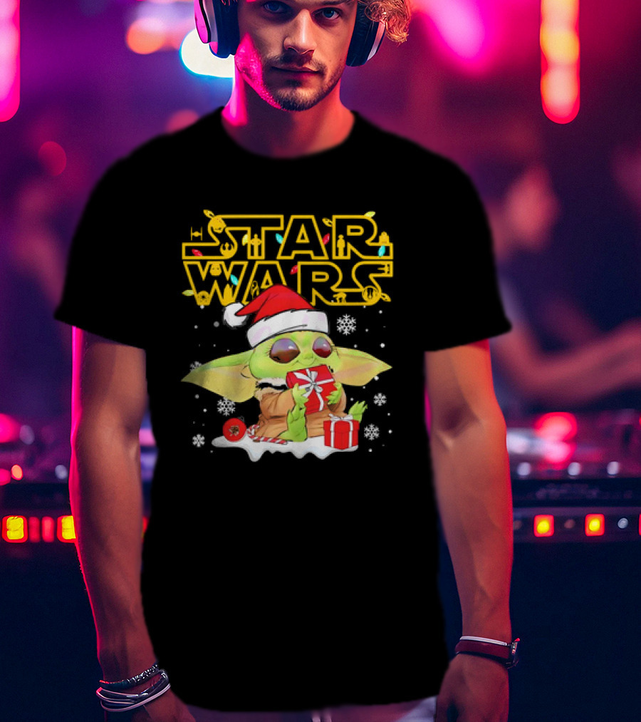 Star Wars Baby Yoda Christmas Santa Hat Snowflakes T-Shirt