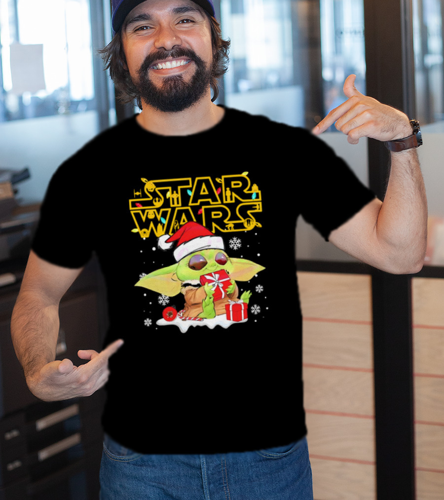 Star Wars Baby Yoda Christmas Santa Hat Snowflakes T-Shirt