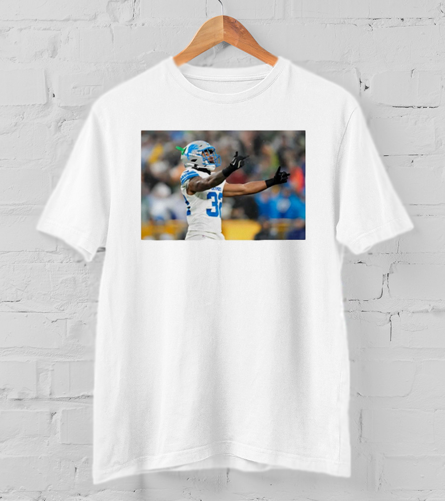 Brian Branch Lions Number 32 Gesture Towards Packers Crowd T-Shirt