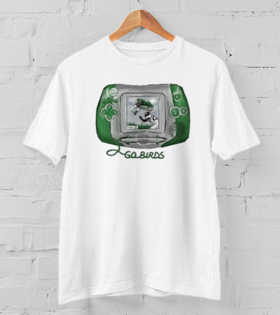 Dhwanisaraiya Go Birds Retro Handheld Console Green Classic Footballer Scene T-Shirt