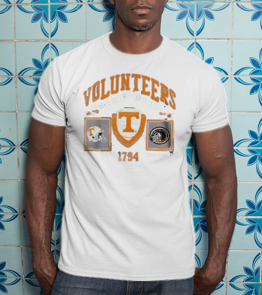 Volunteers Tennessee 1794 Knoxville ET Veritas Liberabit Football Helmet T-Shirt