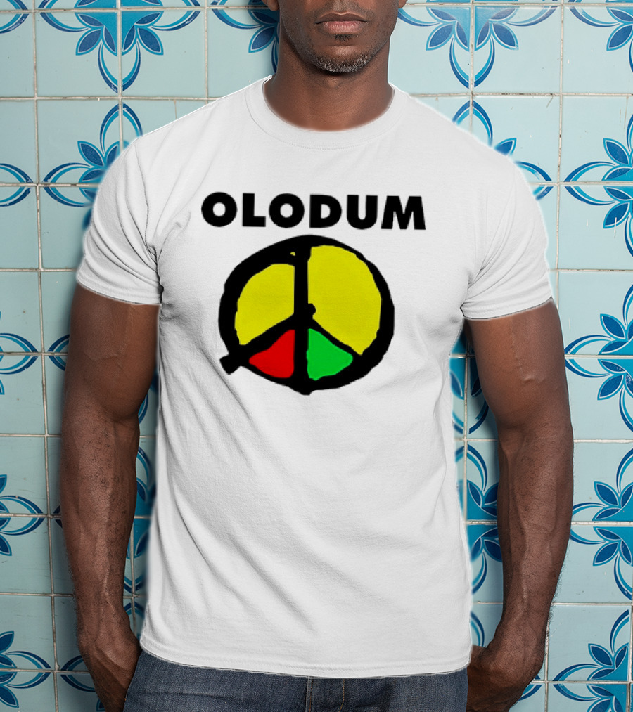 Olodum Peace Symbol With Red Yellow Green Segments T-Shirt