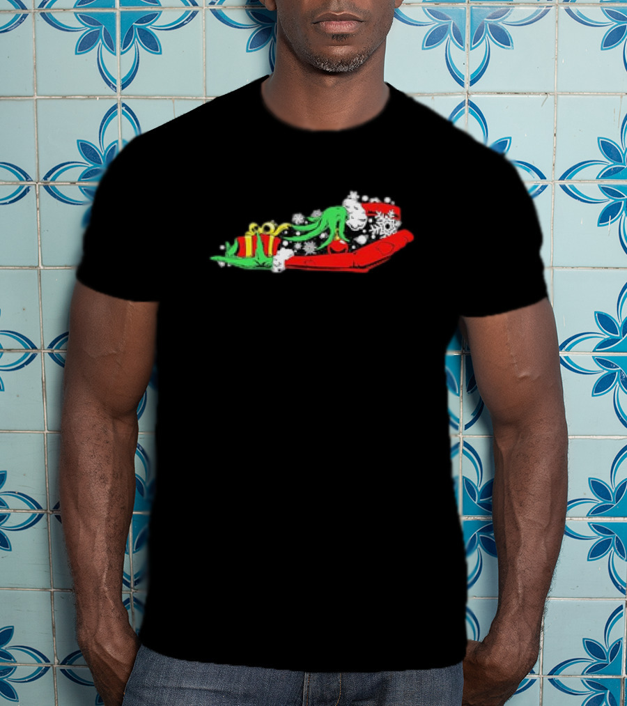 Kentucky Kentuckian Sleigh With Green Hand And Gifts Snowflakes T-Shirt