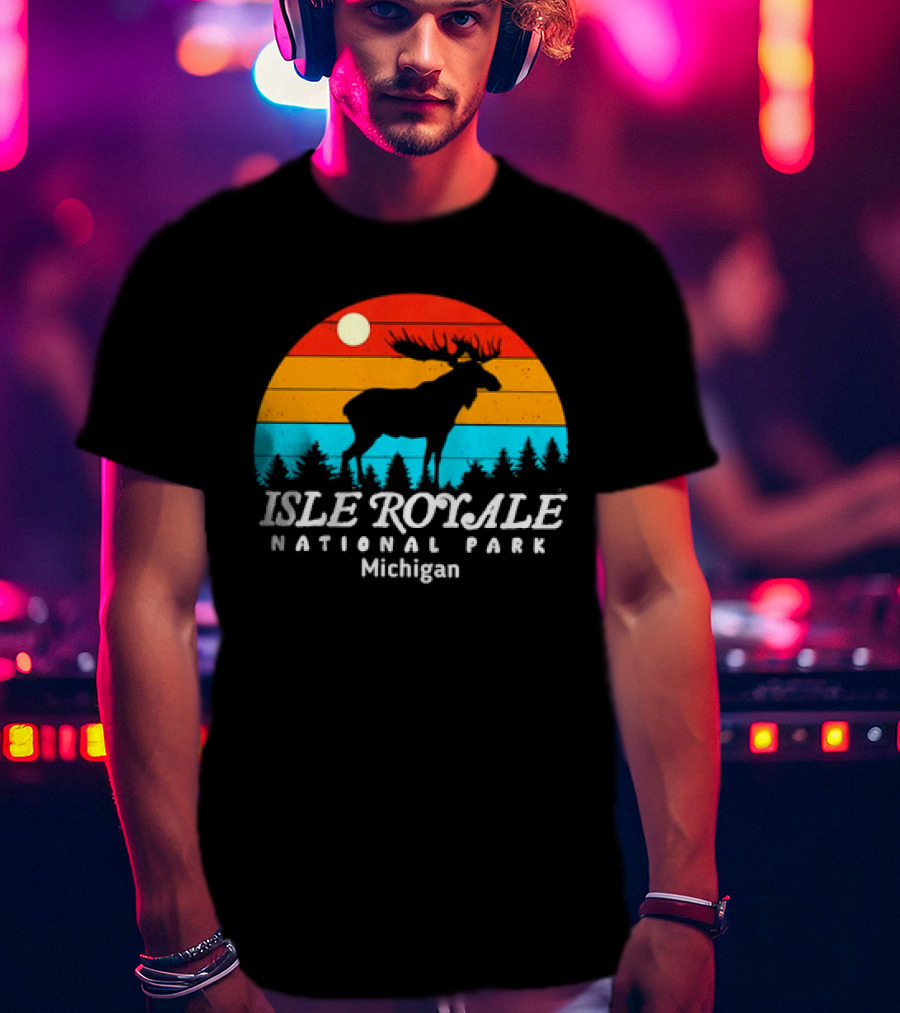 Isle Royale National Park Michigan Vintage Sunset Moose T-Shirt