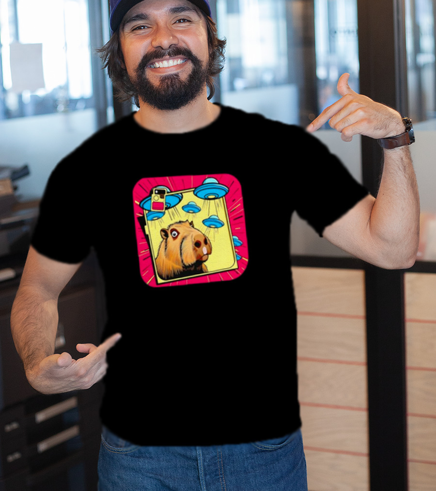 Capybara Selfie Ufos Cartoon Cute Weird T-Shirt