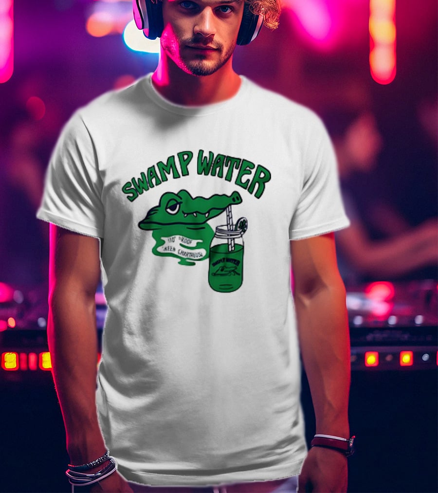 Swamp Water Alligator Drink Jar Vintage Cartoon T-Shirt
