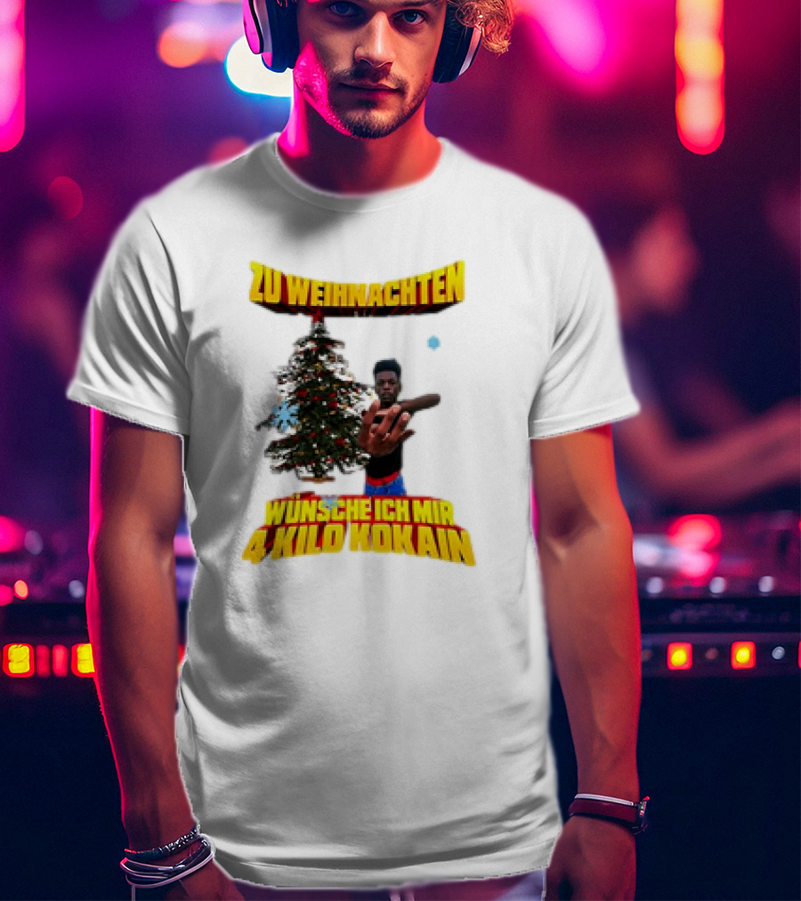 Zu Weihnachten Wünsche Ich Mir 4 Kilo Kokain Christmas Tree And Person T-Shirt