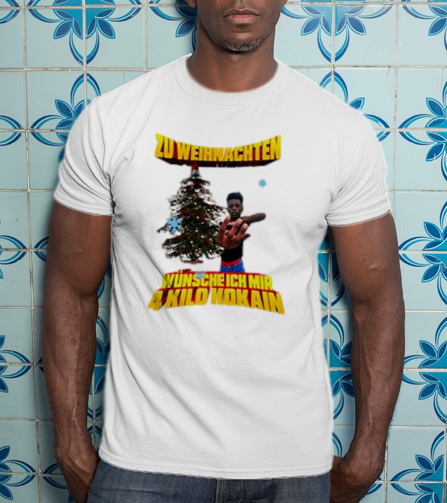 Zu Weihnachten Wünsche Ich Mir 4 Kilo Kokain Christmas Tree And Person T-Shirt