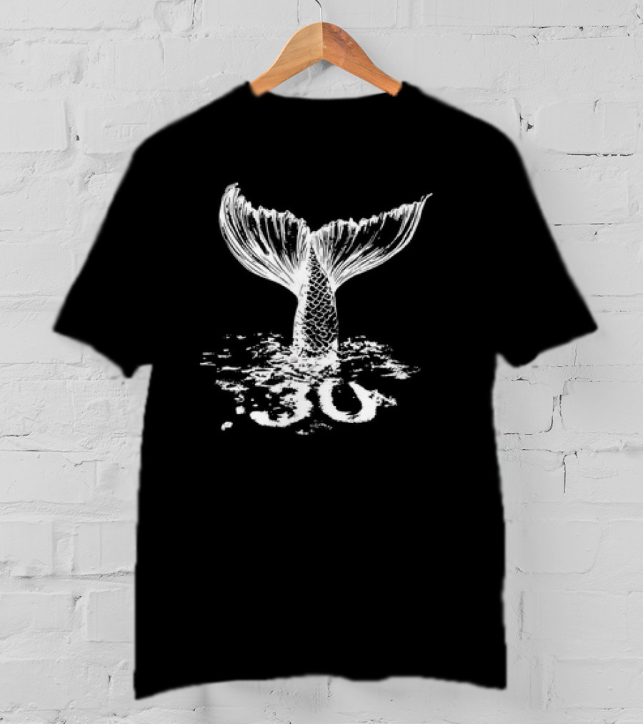 30naonda Preta Whale Tail Splash T-Shirt