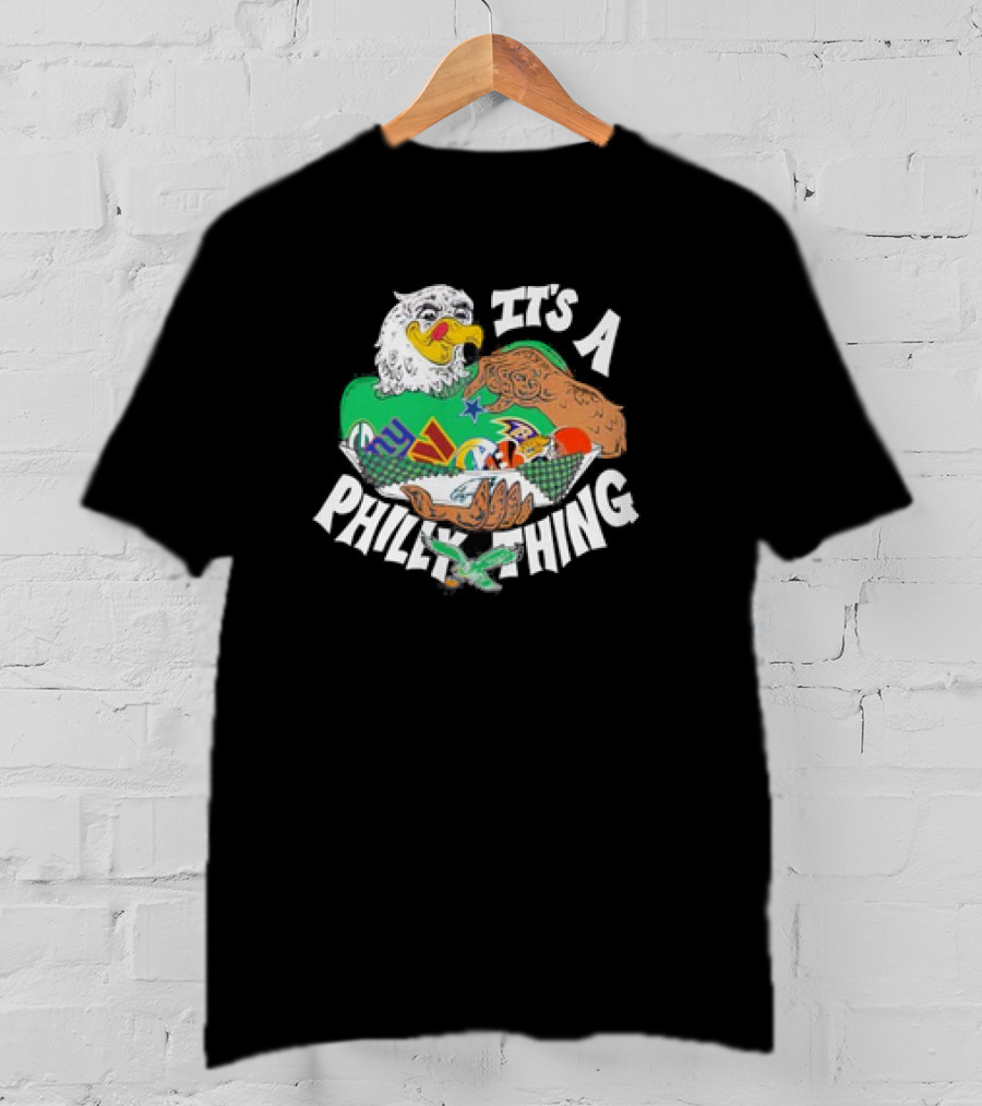 Philadelphia Eagles Christmas It's A Philly Thing With Eagle Holding Giants And Cowboys T-Shirt