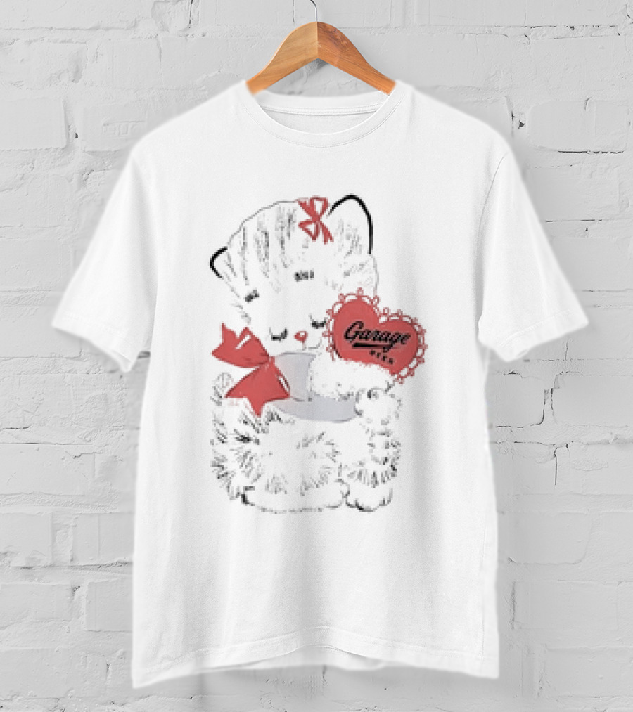 Cute Cat Holding Heart Garage Text T-Shirt