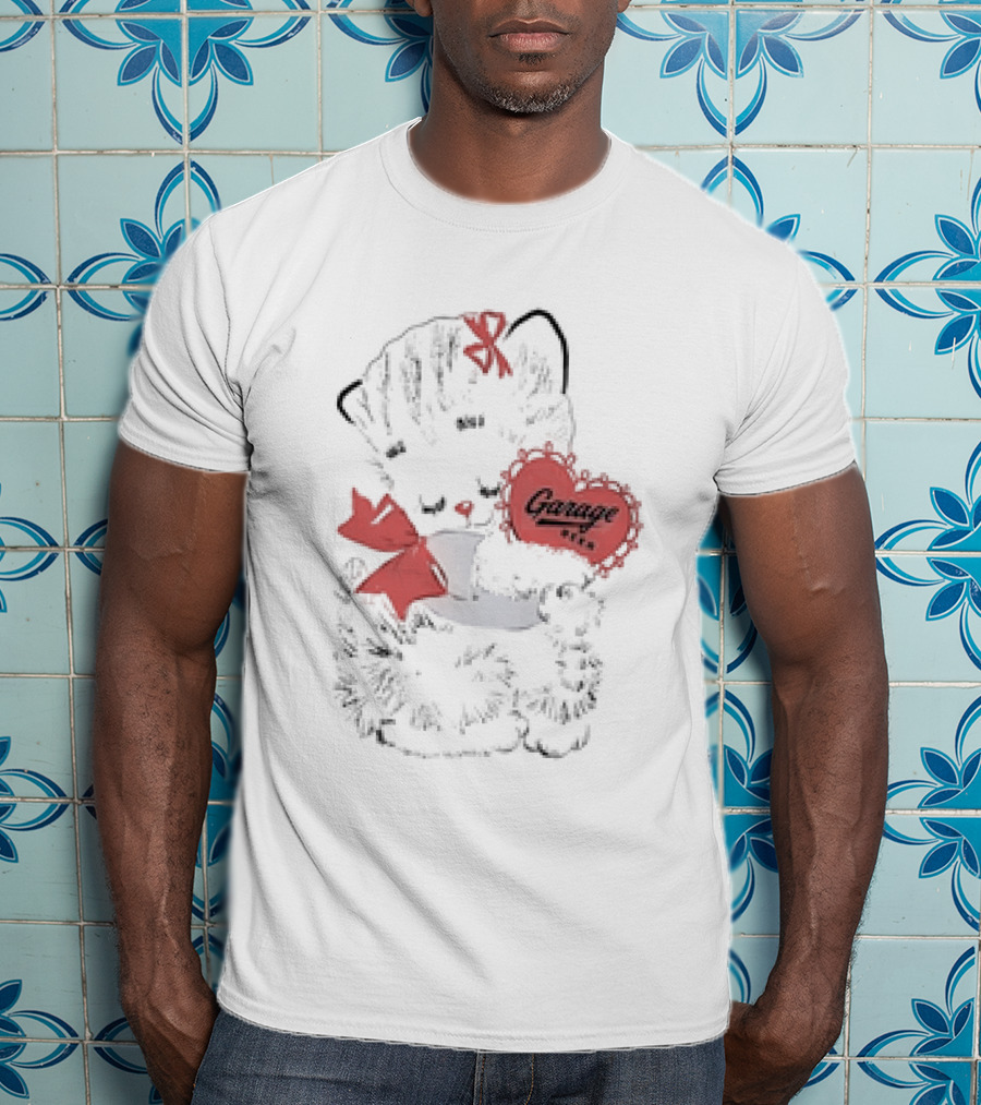 Cute Cat Holding Heart Garage Text T-Shirt