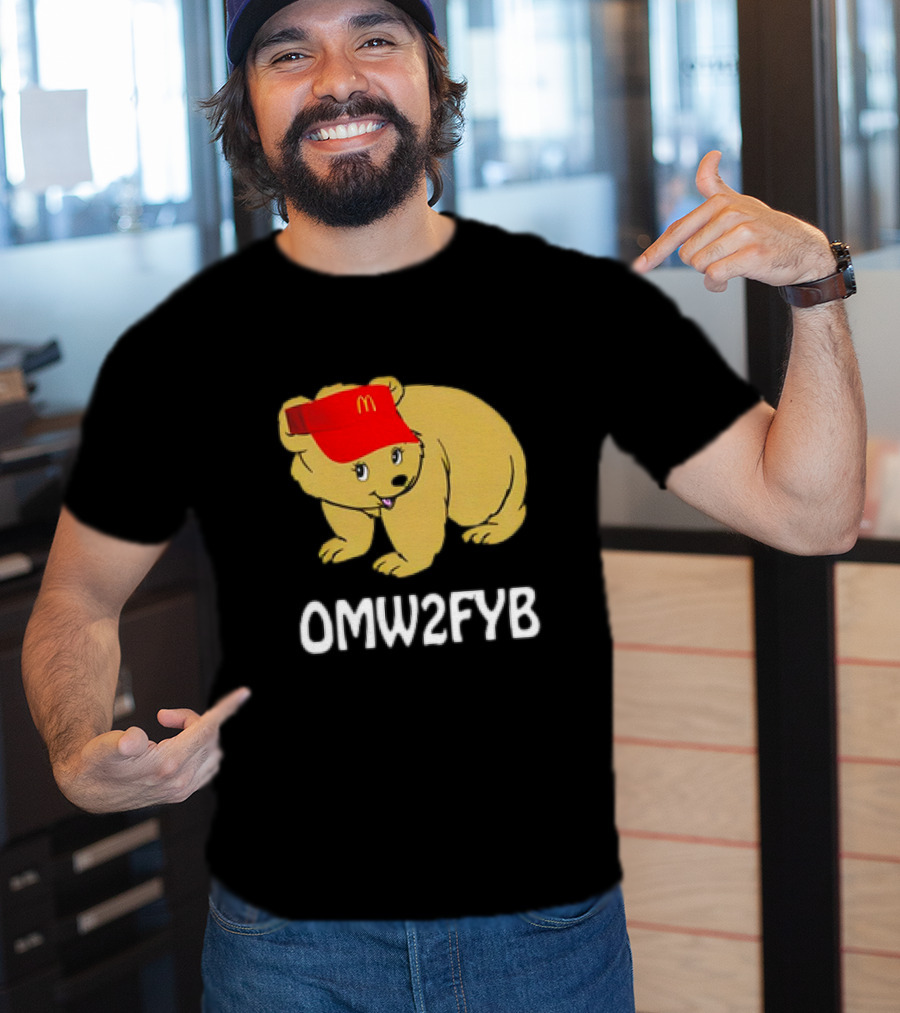 OMW2FYB Bear In Fast Food Cap T-Shirt