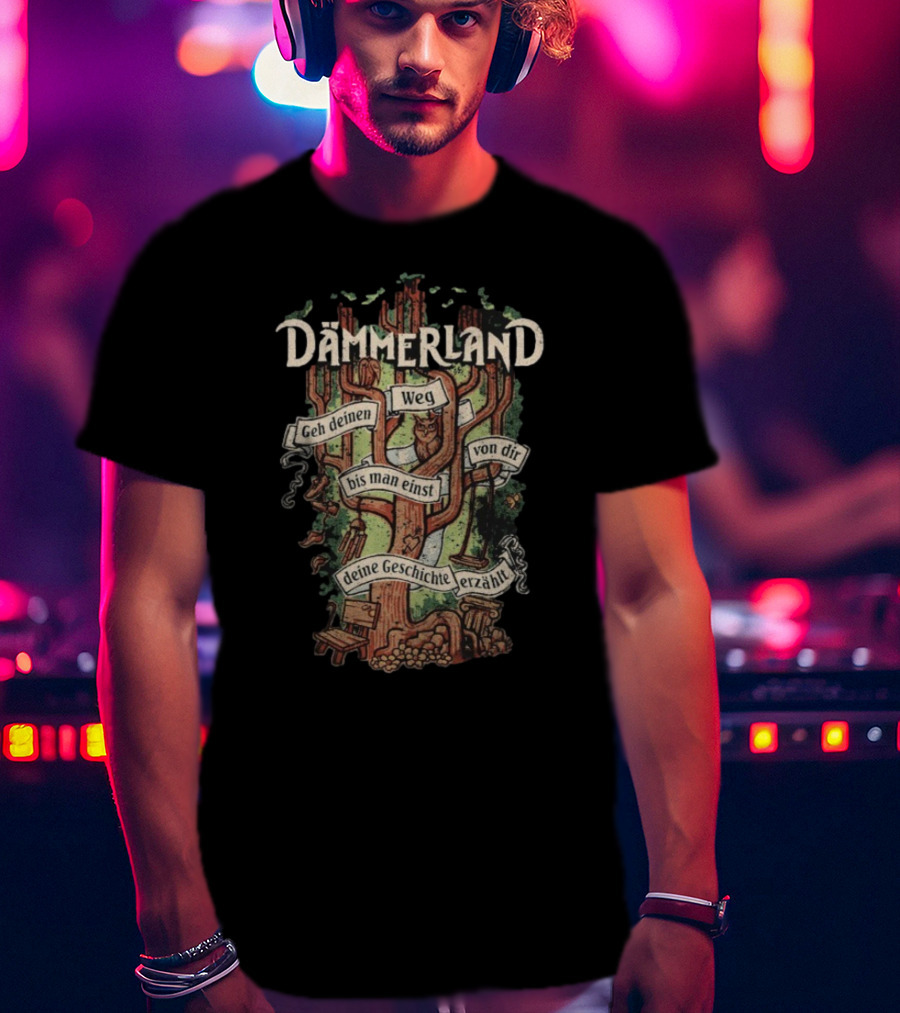 Dämmerland Geh Deinen Weg Lebensbaum Bis Man Einst Von Dir Deine Geschichte Erzählt T-Shirt