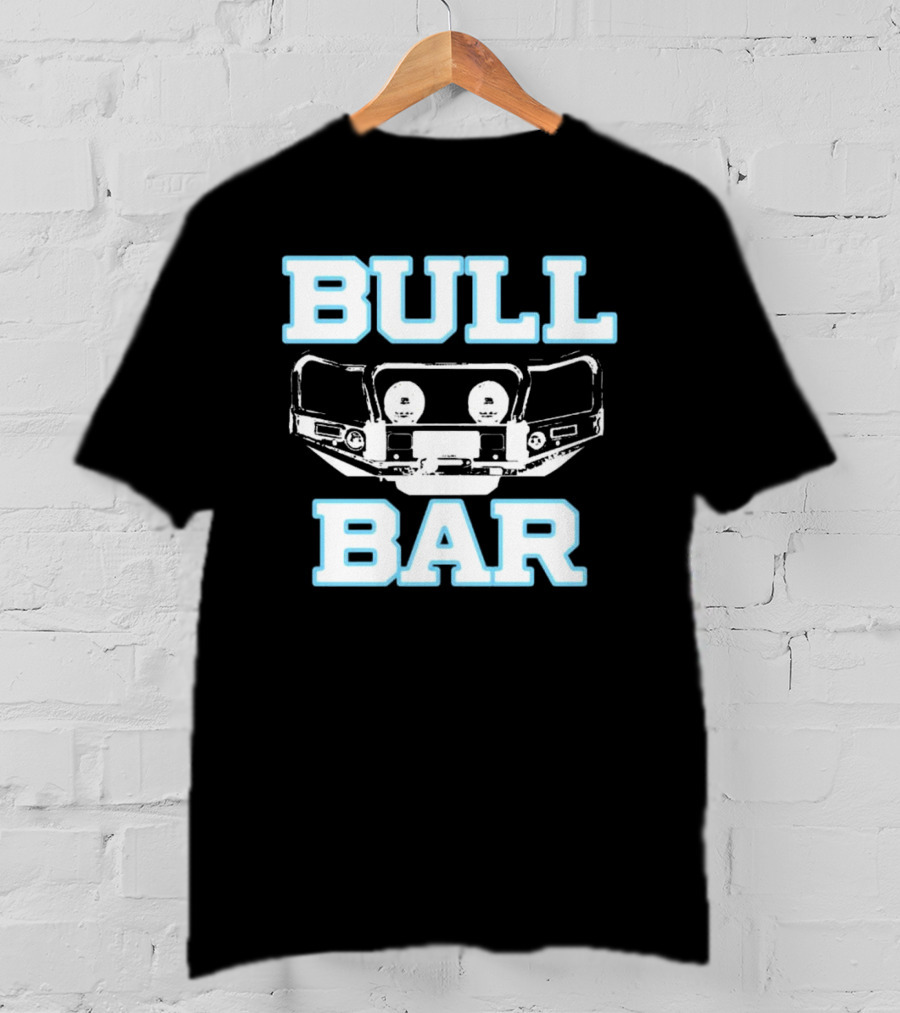 BULL BAR Car Protection Accessory Bold Vintage Style T-Shirt
