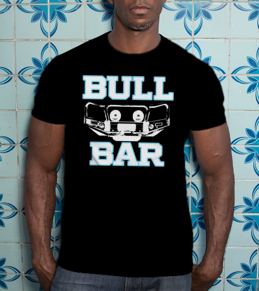 BULL BAR Car Protection Accessory Bold Vintage Style T-Shirt