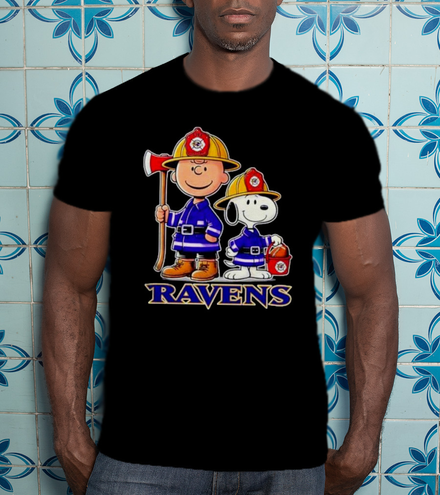 Firefighter Charlie Brown And Snoopy Baltimore Ravens T-Shirt