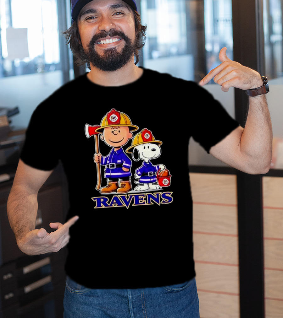 Firefighter Charlie Brown And Snoopy Baltimore Ravens T-Shirt