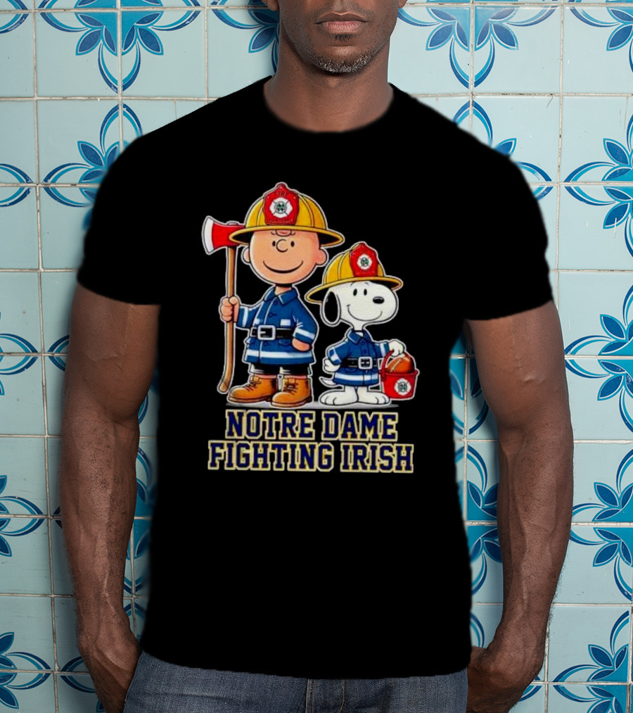 Firefighter Charlie Brown And Snoopy Notre Dame Fighting Irish T-Shirt