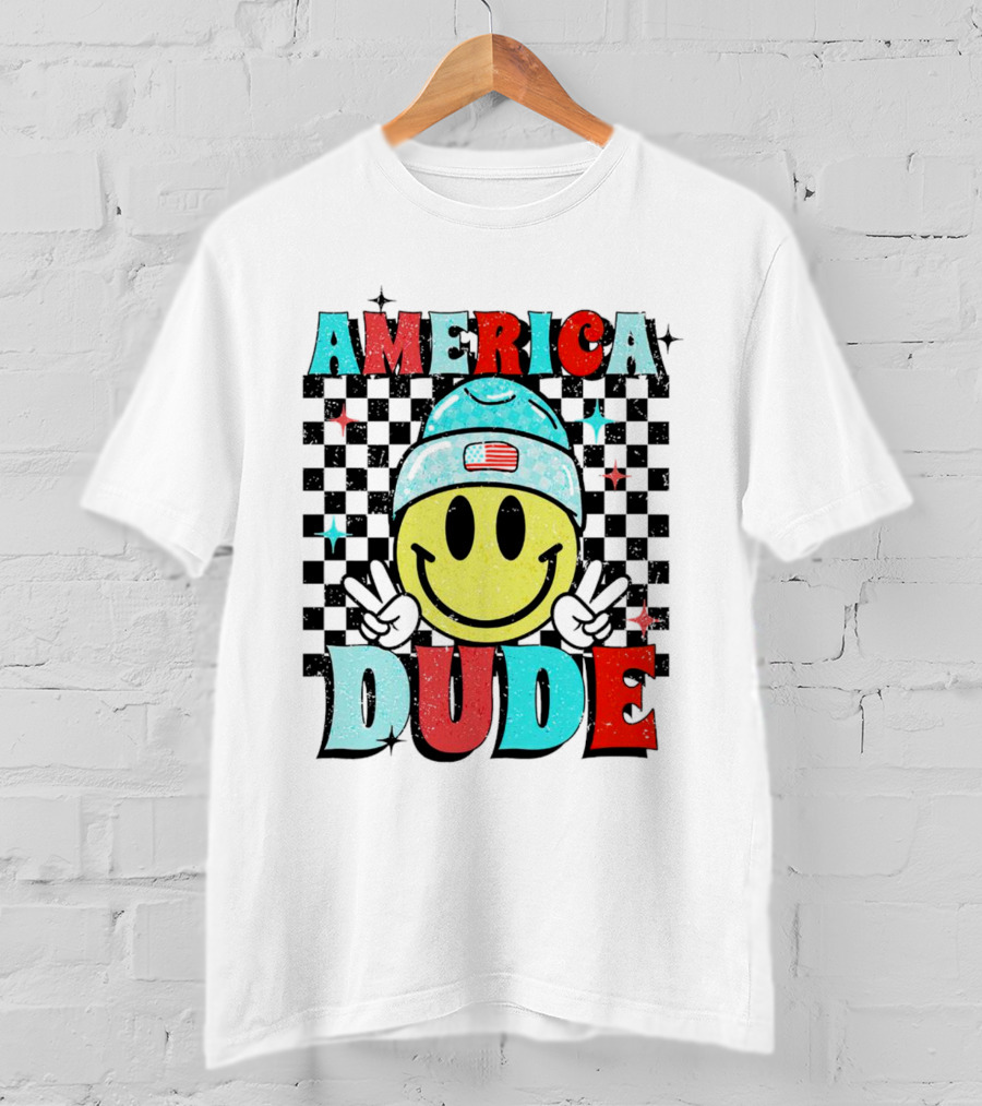 America Dude Smiley Face With Beanie And Peace Signs T-Shirt