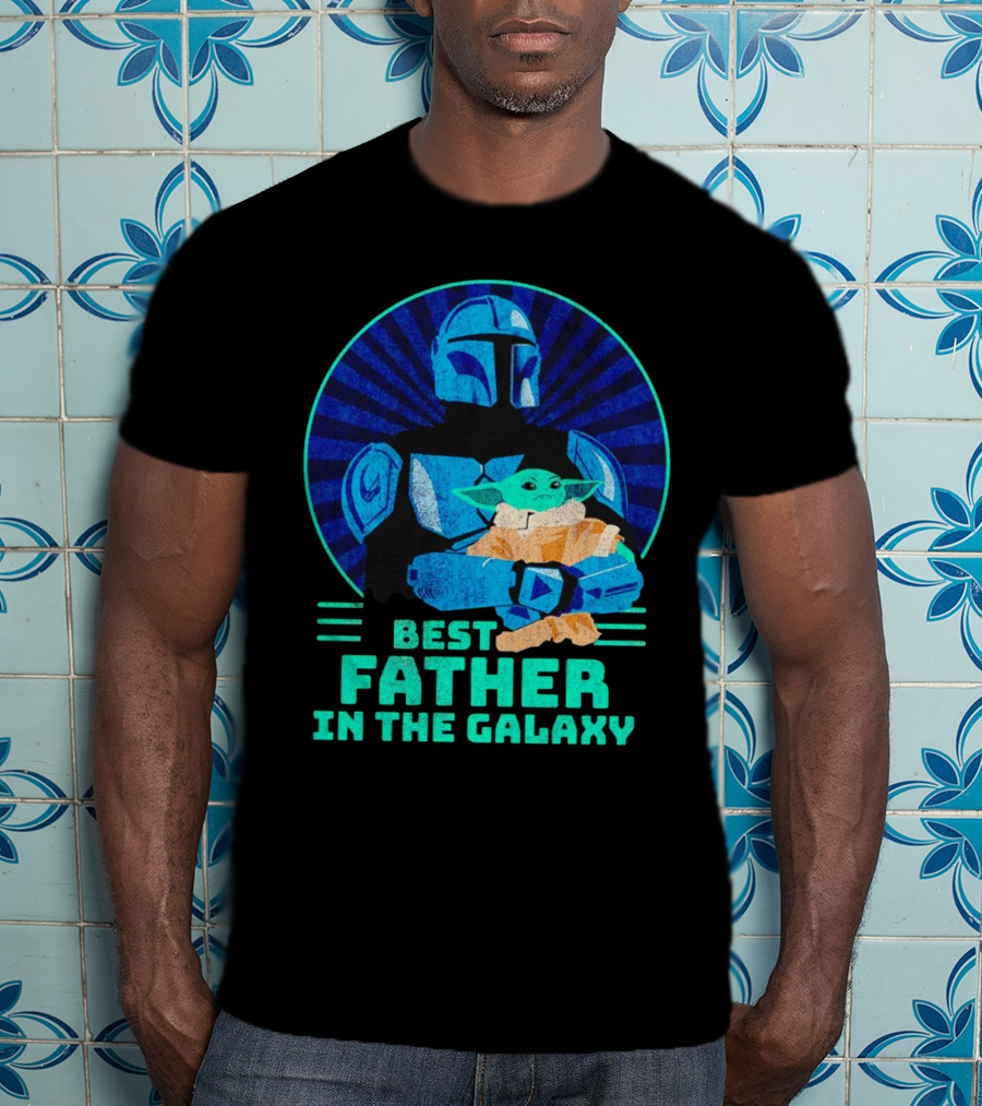 Best Father In The Galaxy Mandalorian Hug Baby Yoda T-Shirt