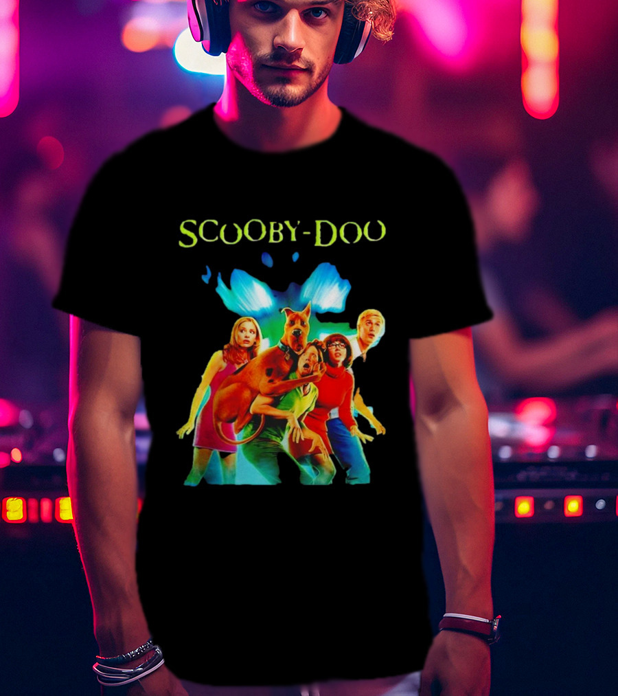 Scooby-Doo With Mystery Inc Group Vibrant Scene T-Shirt