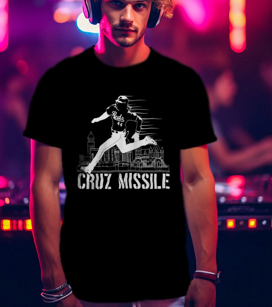 Cruz Missile Elly De La Cruz Cincinnati Reds 44 Running Skyline T-Shirt