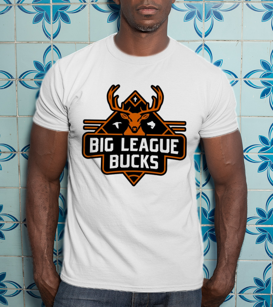 Big League Bucks Deer Antlers Hunting Badge Emblem T-Shirt