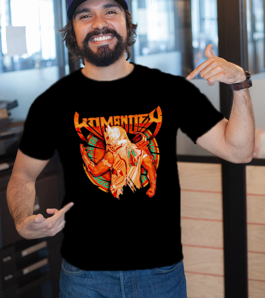 Kommander El As Del Espacio Guerrero Con Máscara Y Tatuaje Espiral Colorido T-Shirt