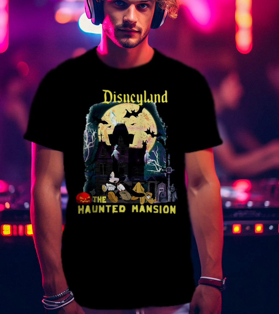 Disneyland The Haunted Mansion Mickey And Pluto Halloween Adventure T-Shirt