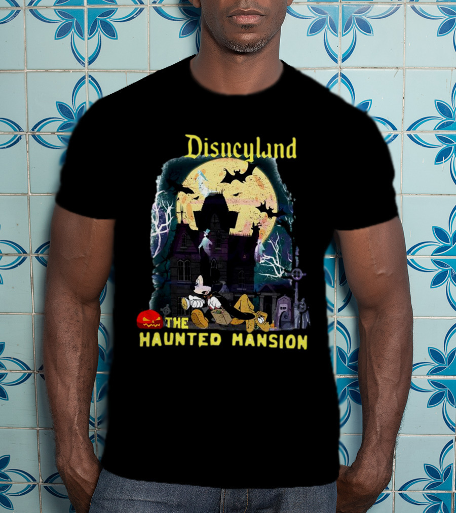 Disneyland The Haunted Mansion Mickey And Pluto Halloween Adventure T-Shirt
