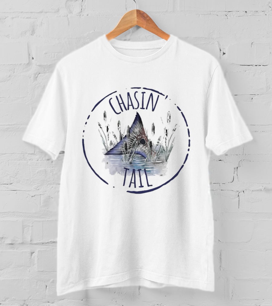 CHASIN' TAIL Fish Tail In Water With Reeds T-Shirt