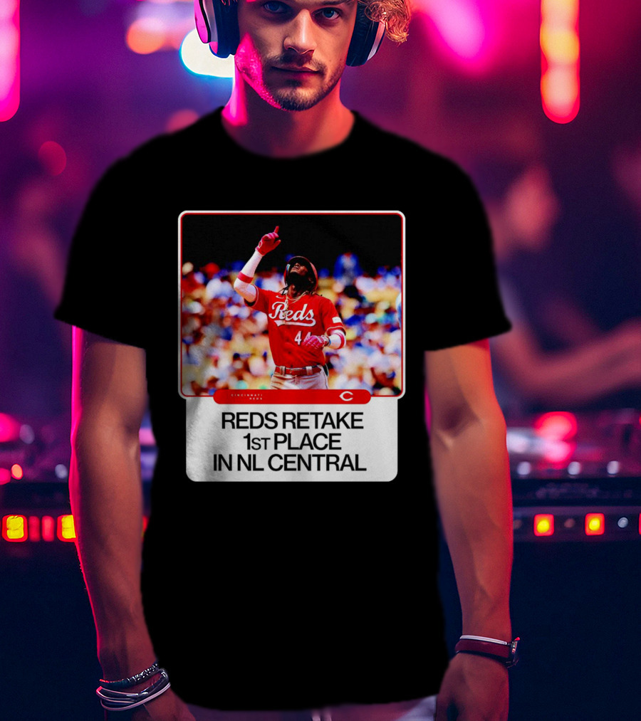 Cincinnati Reds Retake 1st Place In NL Central Elly De La Cruz T-Shirt