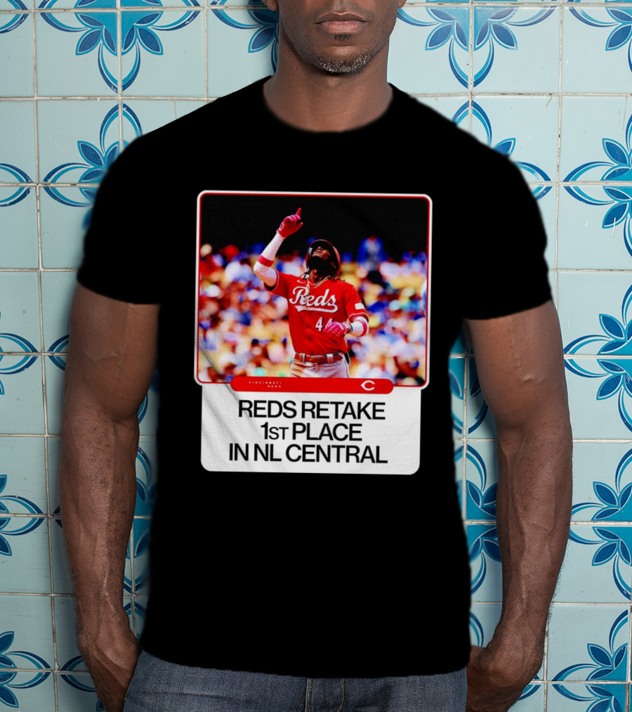 Cincinnati Reds Retake 1st Place In NL Central Elly De La Cruz T-Shirt