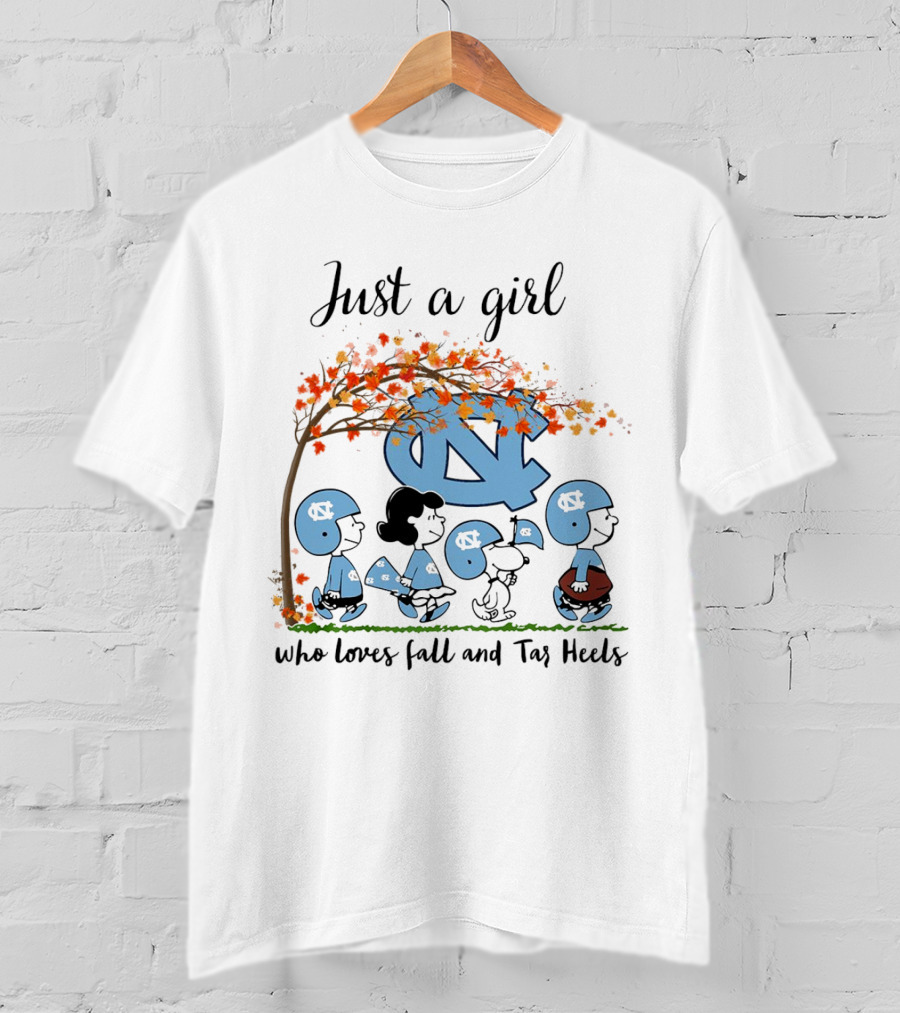 Just A Girl Who Loves Fall And Tar Heels Peanuts Cartoon Halloween T-Shirt