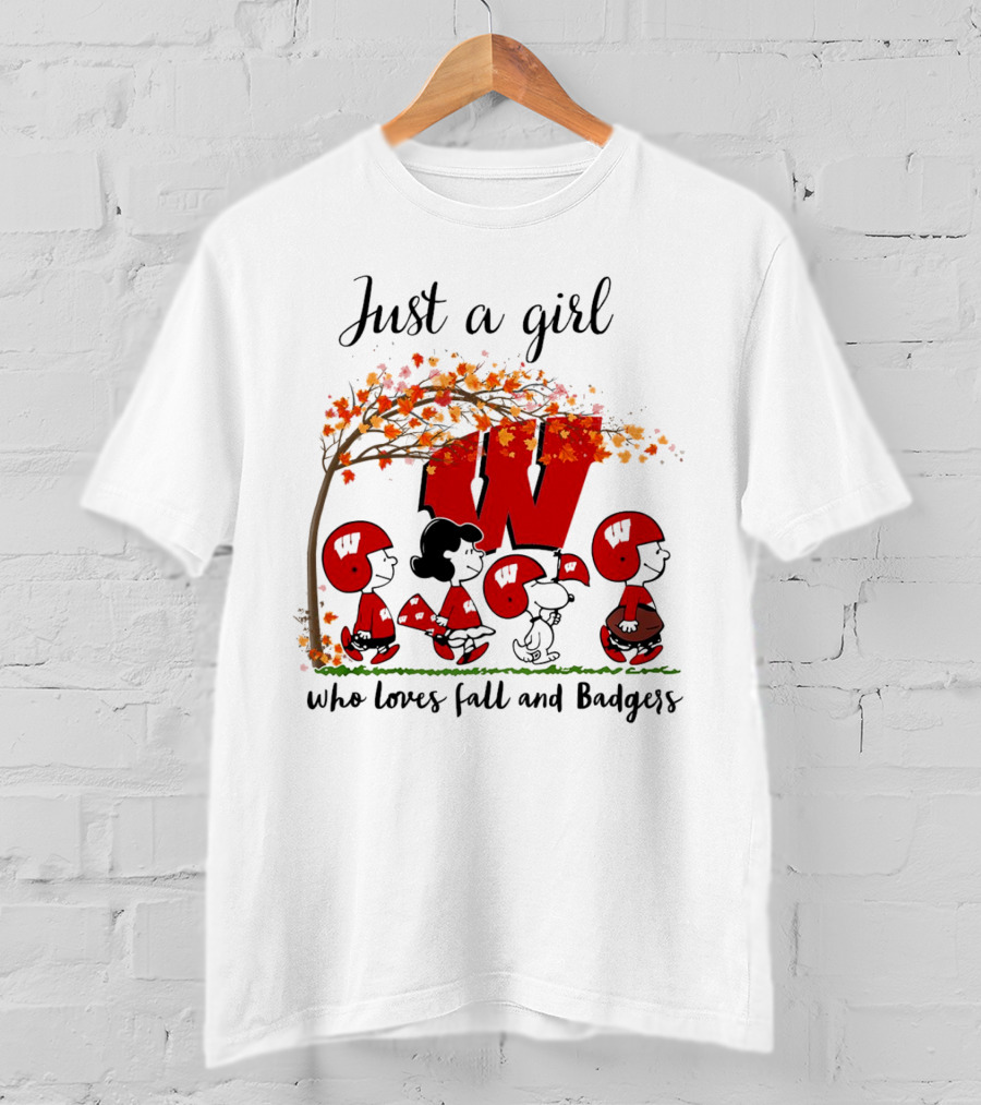 Just A Girl Who Loves Fall And Wisconsin Badgers Peanuts Cartoon T-Shirt
