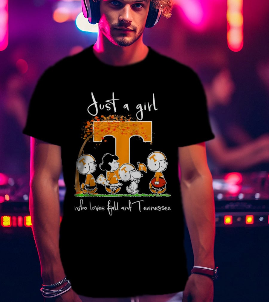 Just A Girl Who Loves Fall And Tennessee Volunteers Peanuts T-Shirt